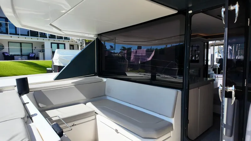 Defiance Yacht Photos Pics 