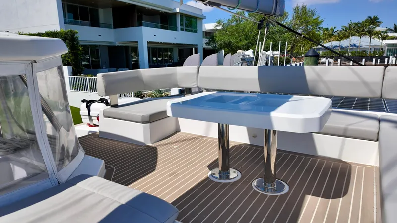 Defiance Yacht Photos Pics 