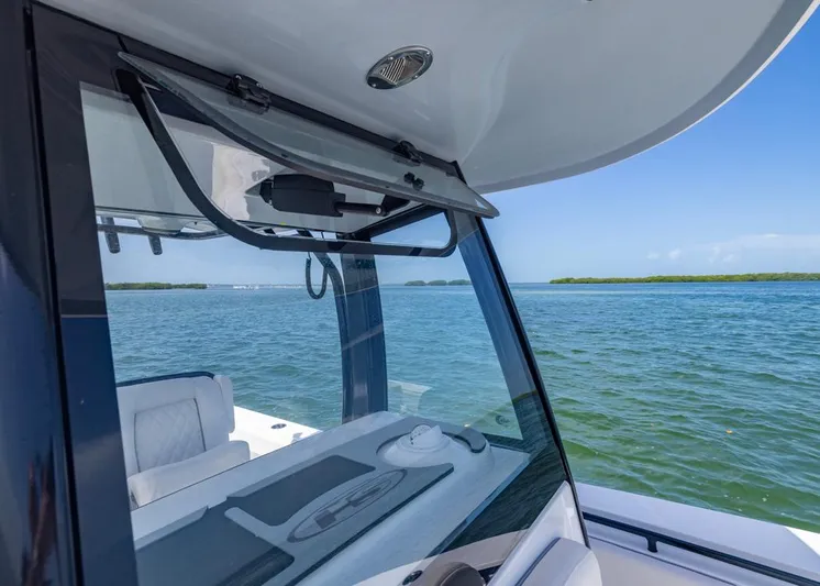  Yacht Photos Pics 2026 Sea Hunt Gamefish 27 boat with forward seating on open water.