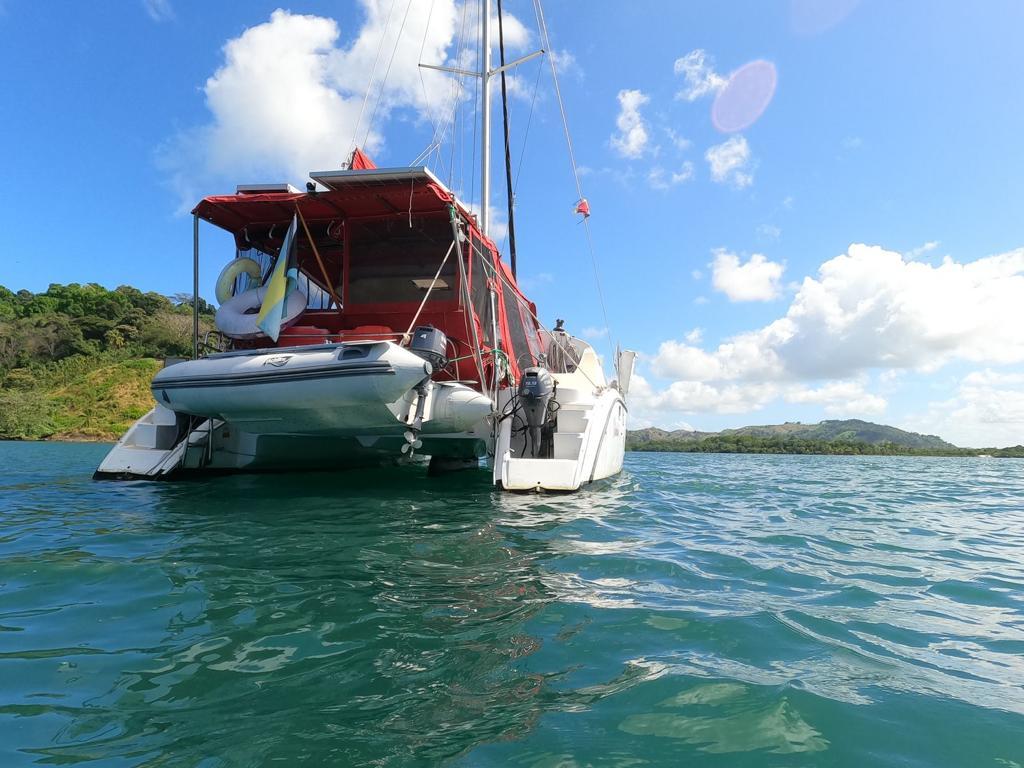 tomcat 9.7 catamaran for sale