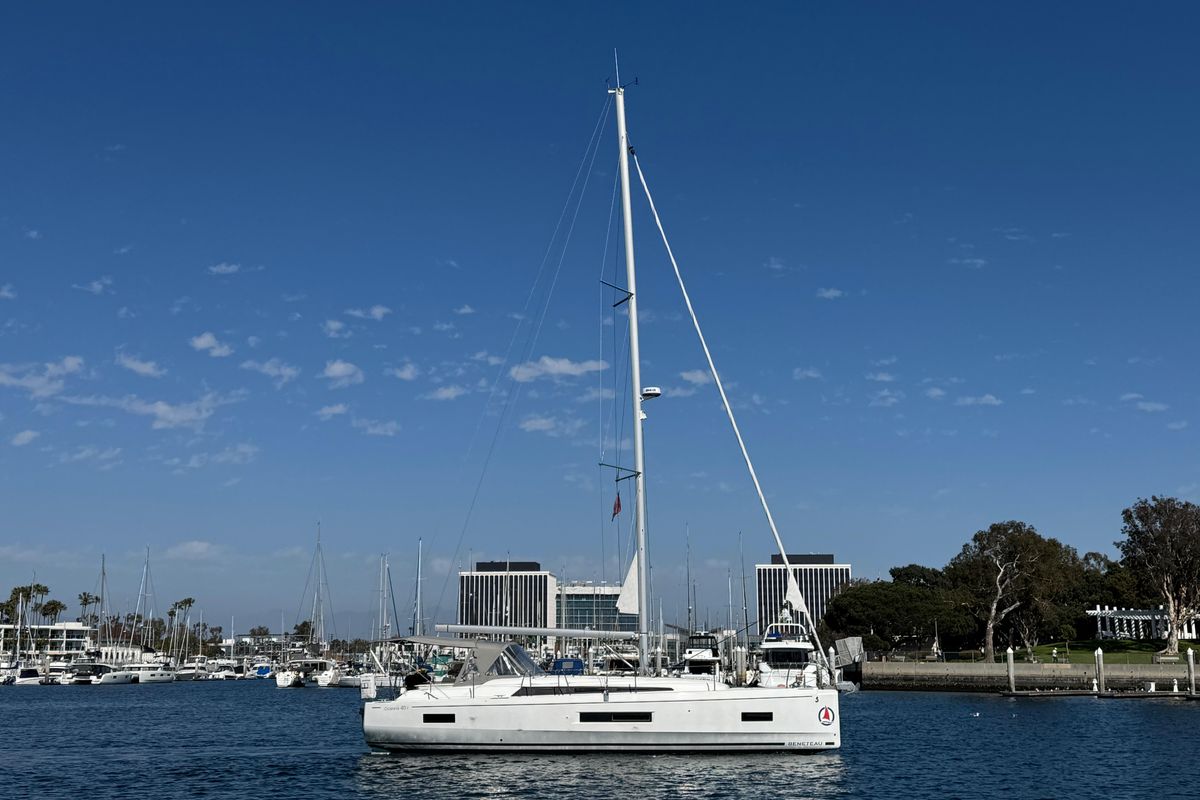 2022 Beneteau 42 