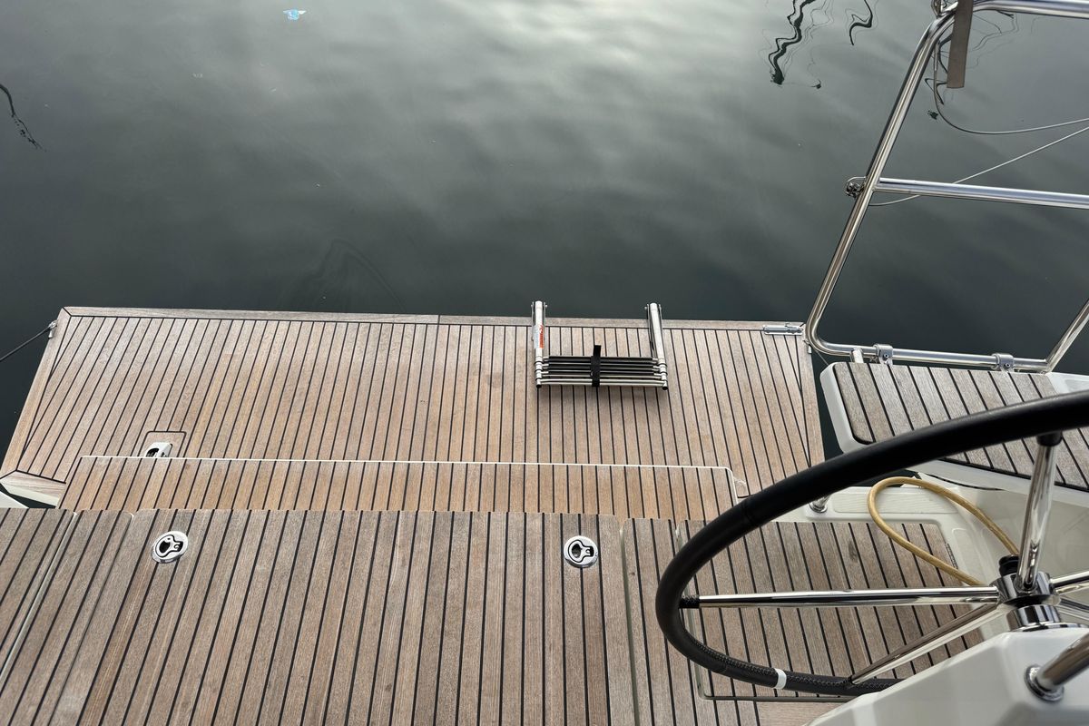 2022 Beneteau 42 