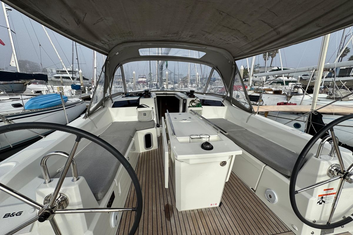 2022 Beneteau 42 