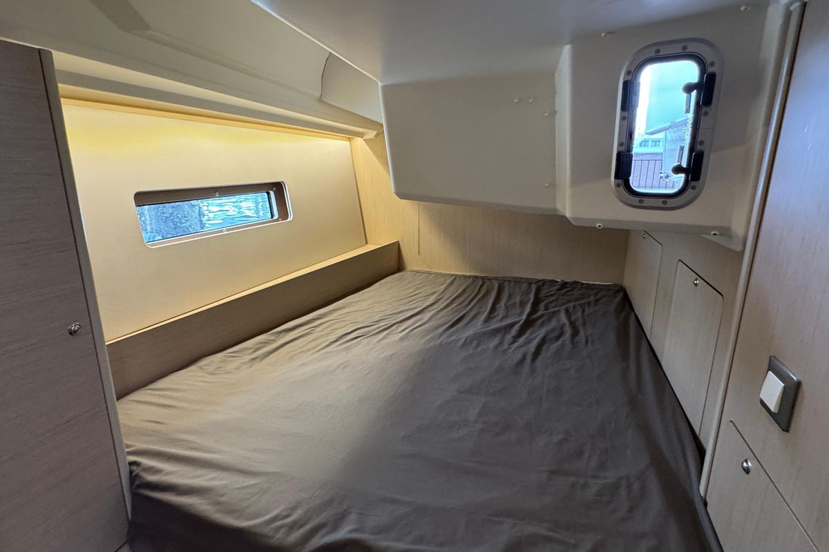 2022 Beneteau 42 