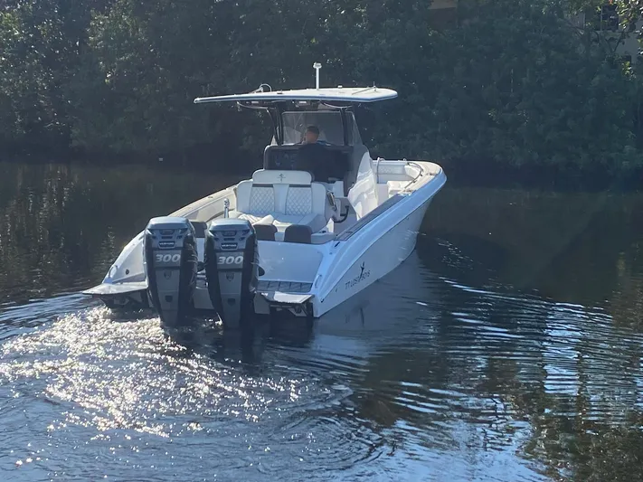 Aqua Divina Yacht Photos Pics 