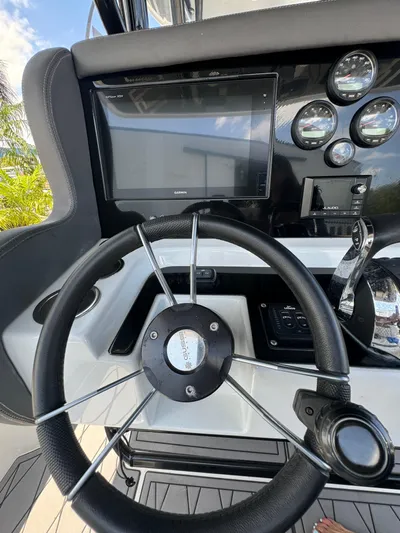 Aqua Divina Yacht Photos Pics 