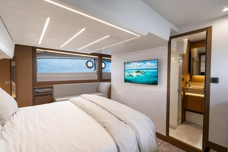 Soiral Yacht Photos Pics 