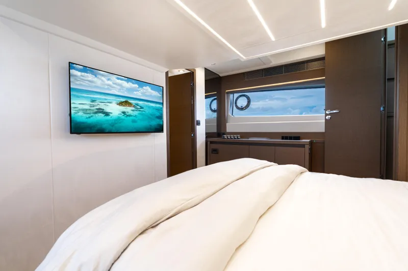 Soiral Yacht Photos Pics 