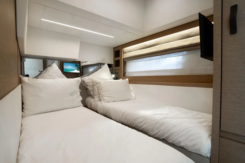 Soiral Yacht Photos Pics 