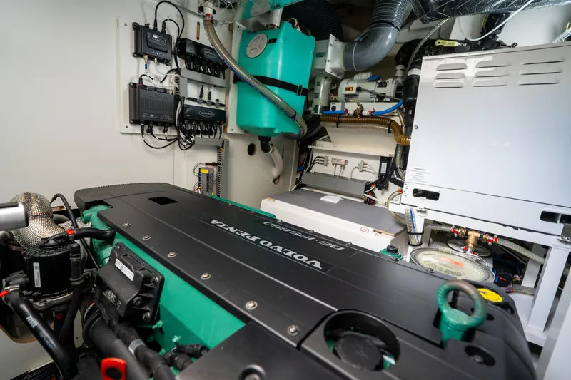 Soiral Yacht Photos Pics 