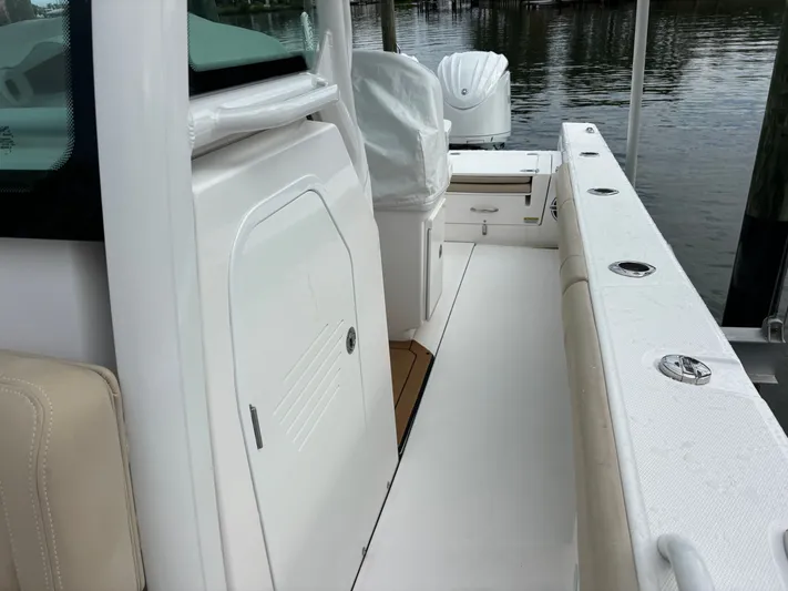  Yacht Photos Pics 2022 EVERGLADES 273 CC - Image 53