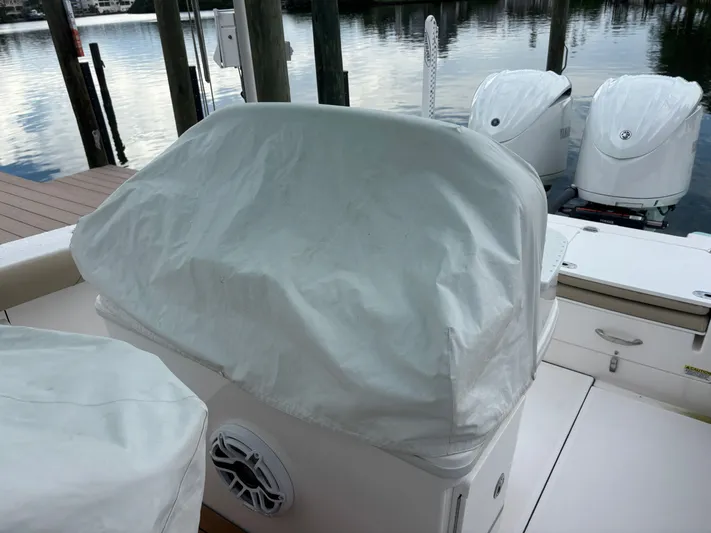  Yacht Photos Pics 2022 EVERGLADES 273 CC - Image 29