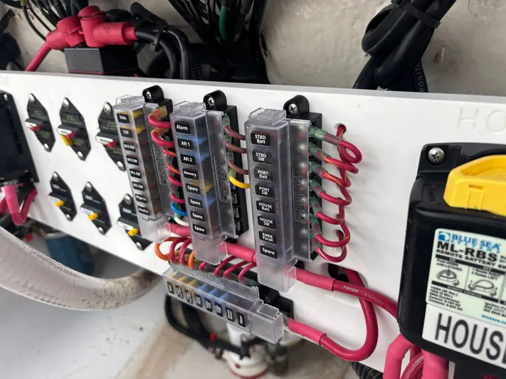  Yacht Photos Pics 2022 EVERGLADES 273 CC - Image 13