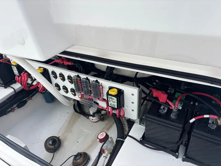  Yacht Photos Pics 2022 EVERGLADES 273 CC - Image 10