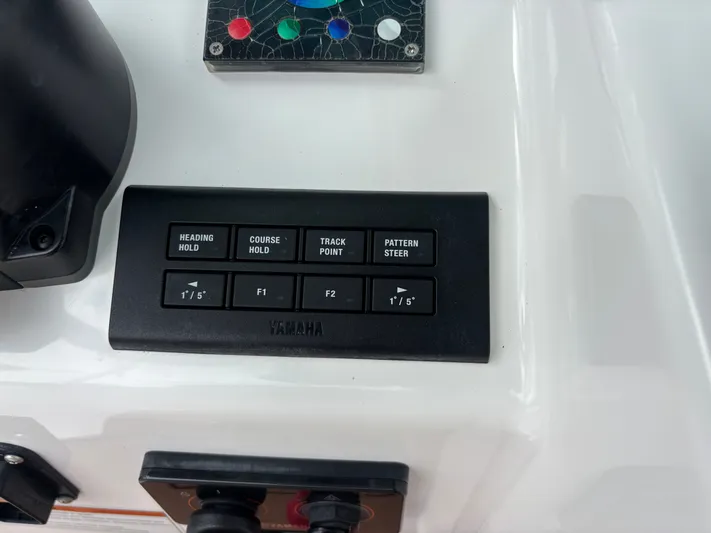  Yacht Photos Pics 2022 EVERGLADES 273 CC - Image 23