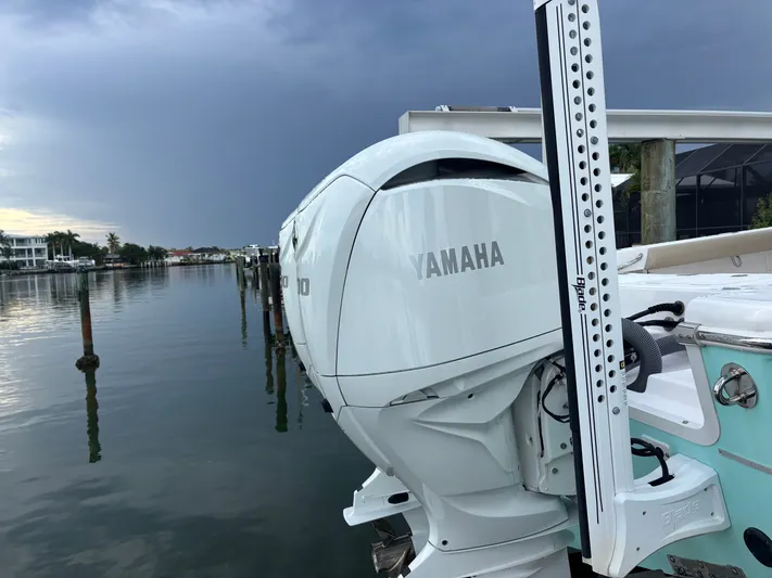  Yacht Photos Pics 2022 EVERGLADES 273 CC - Image 5