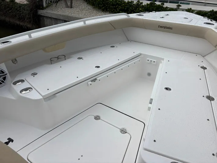  Yacht Photos Pics 2022 EVERGLADES 273 CC - Image 52