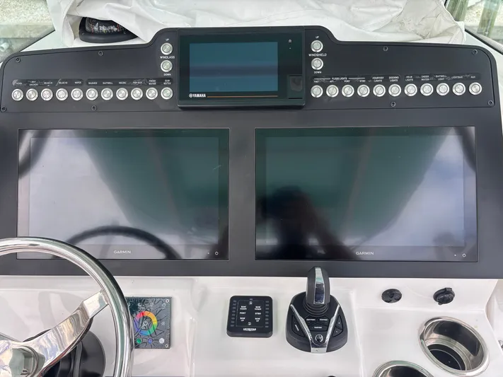  Yacht Photos Pics 2022 EVERGLADES 273 CC - Image 21