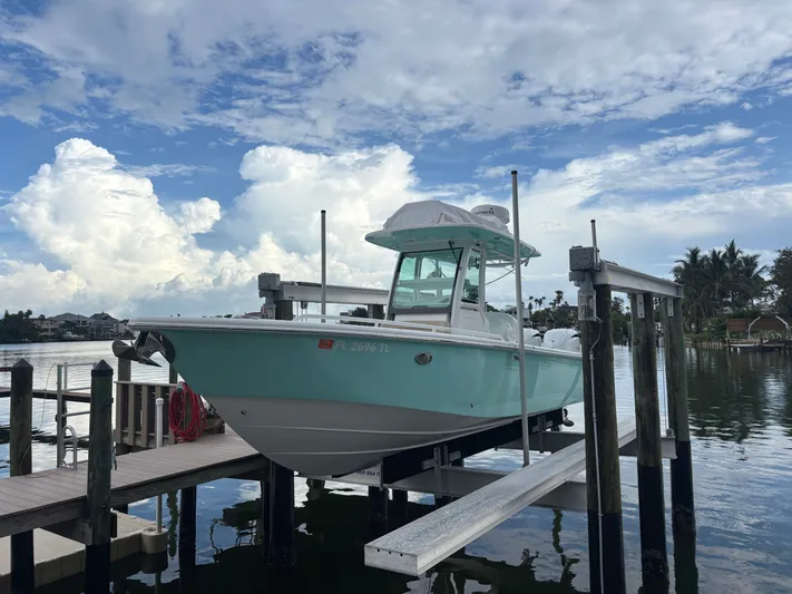  Yacht Photos Pics 2022 EVERGLADES 273 CC - Image 1