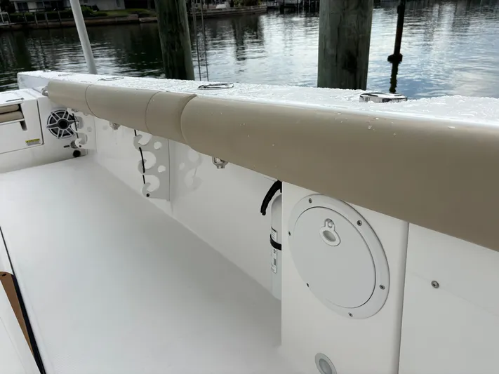  Yacht Photos Pics 2022 EVERGLADES 273 CC - Image 54