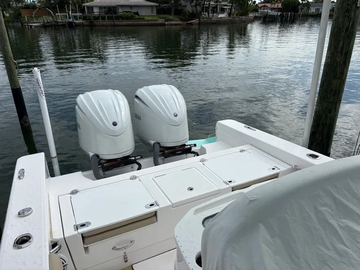  Yacht Photos Pics 2022 EVERGLADES 273 CC - Image 50