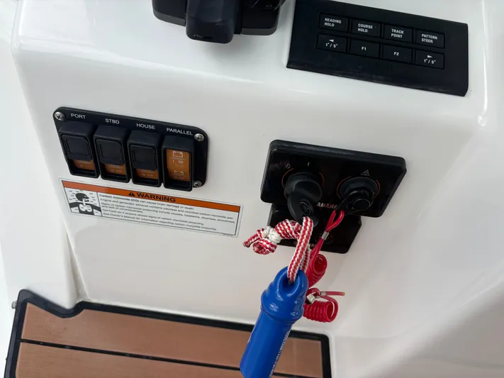  Yacht Photos Pics 2022 EVERGLADES 273 CC - Image 24