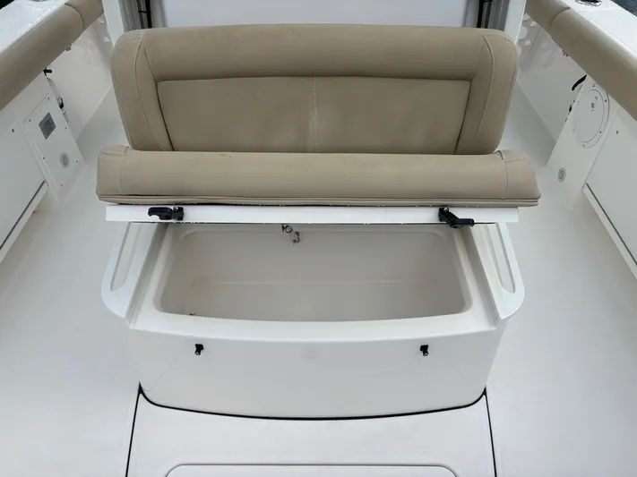  Yacht Photos Pics 2022 EVERGLADES 273 CC - Image 59