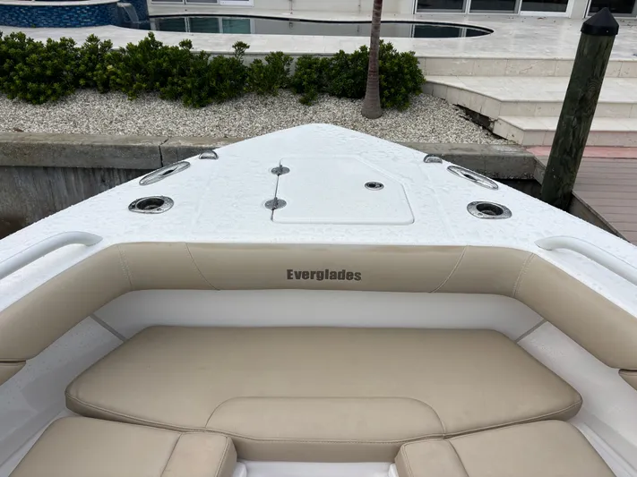  Yacht Photos Pics 2022 EVERGLADES 273 CC - Image 35