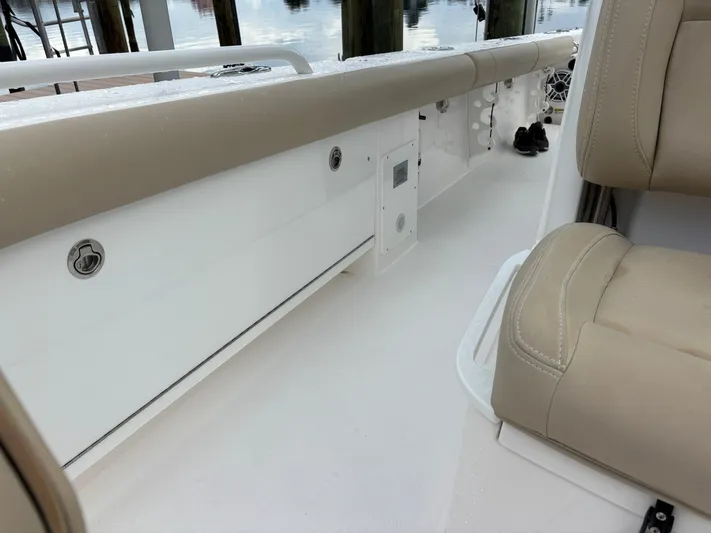  Yacht Photos Pics 2022 EVERGLADES 273 CC - Image 57