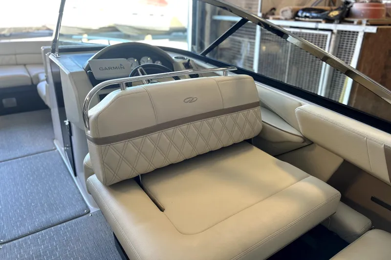  Yacht Photos Pics 2019 Regal 2800 Bowrider interior with Garmin navigation, luxurious seating, and modern design.