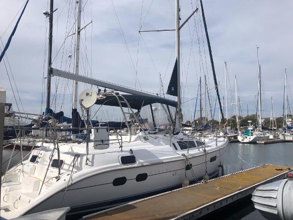 2001 Hunter 420 Passage