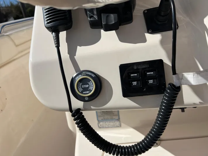 Next Level Yacht Photos Pics Control panel of a 2019 Grady-White Canyon 306 boat with Yamaha ignition system.