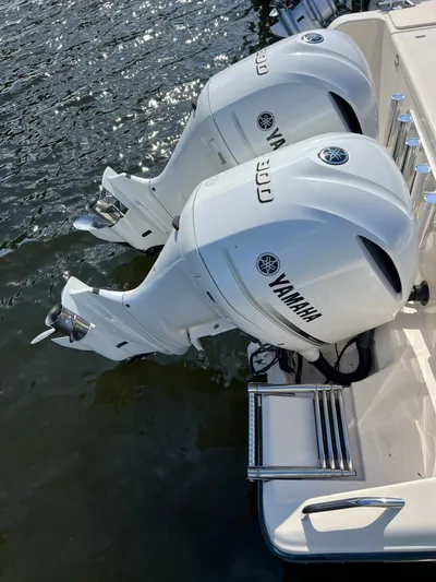 Next Level Yacht Photos Pics Twin Yamaha 300 outboard engines on a 2019 Grady-White Canyon 306 boat.