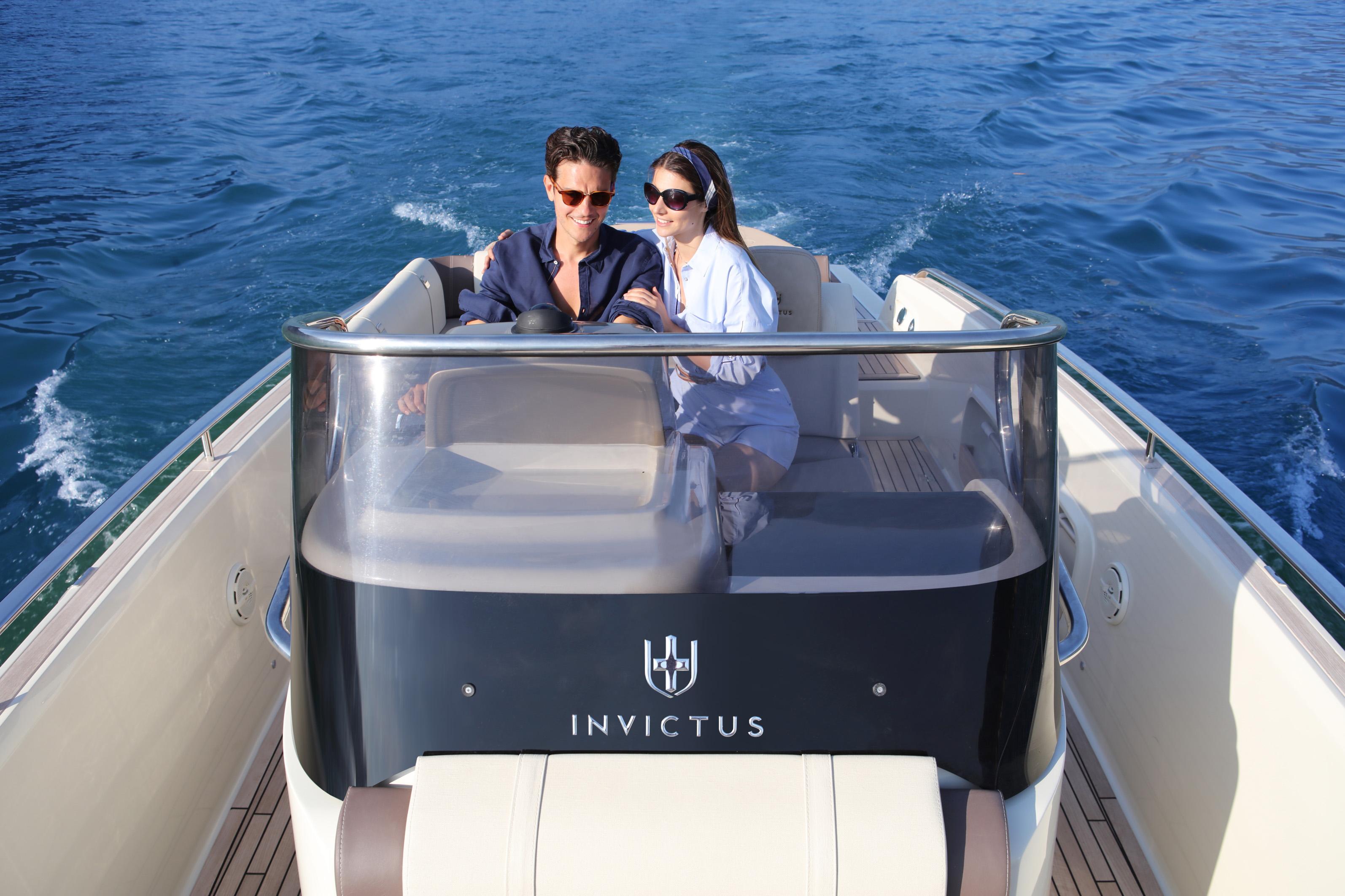 2024 Invictus TT 280 Bateaux à Console Centrale à Vendre - YachtWorld