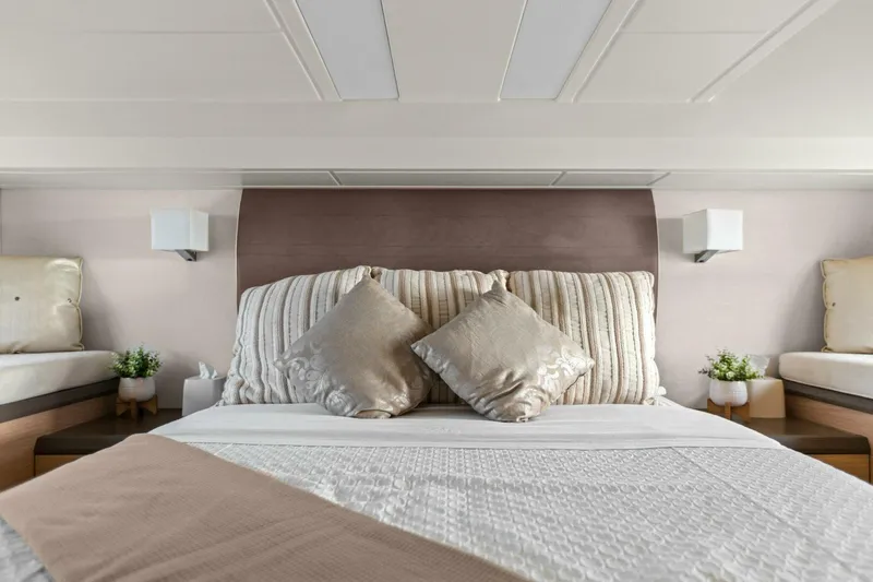 Nauti Obsession Yacht Photos Pics 2015 Monte Carlo Yachts MC5 - Nauti Obesession