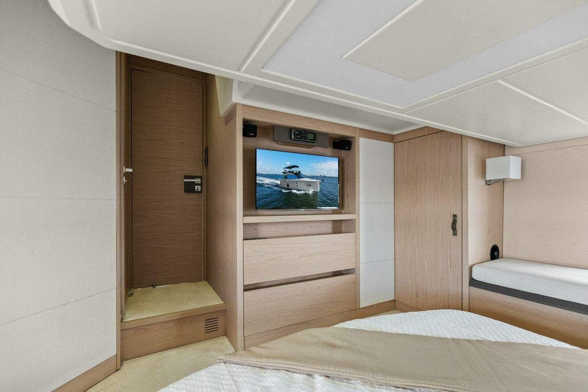 2015 Monte Carlo Yachts 50 