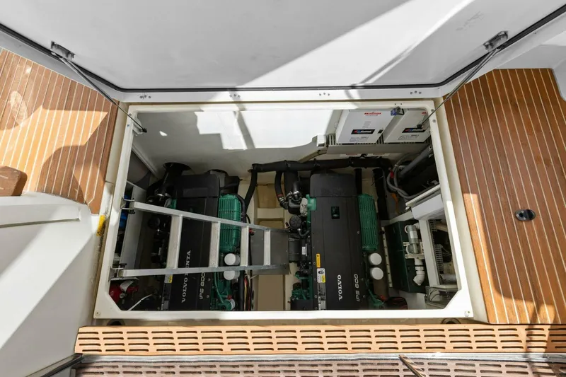 Nauti Obsession Yacht Photos Pics 2015 Monte Carlo Yachts MC5 - Nauti Obesession