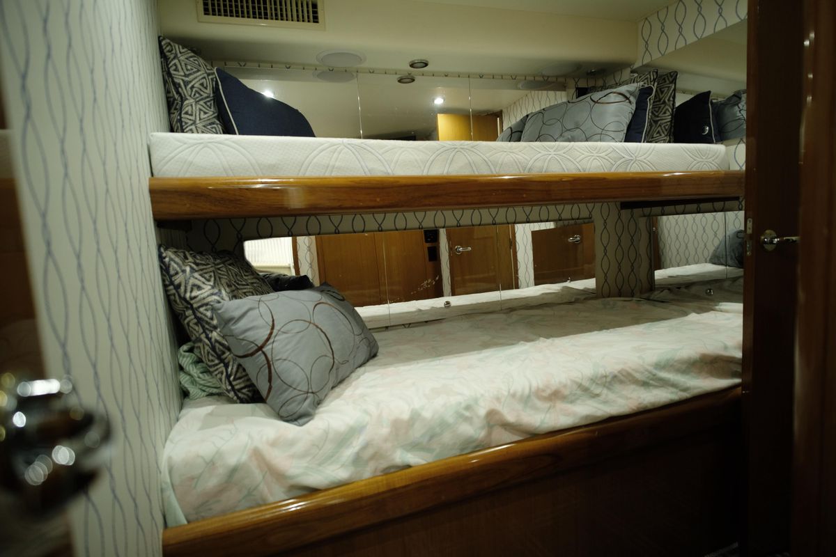 2000 Viking 65 
