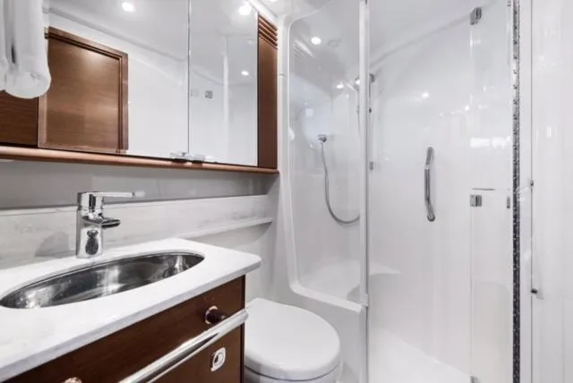 Exodus Yacht Photos Pics Sea Ray 52 - Head