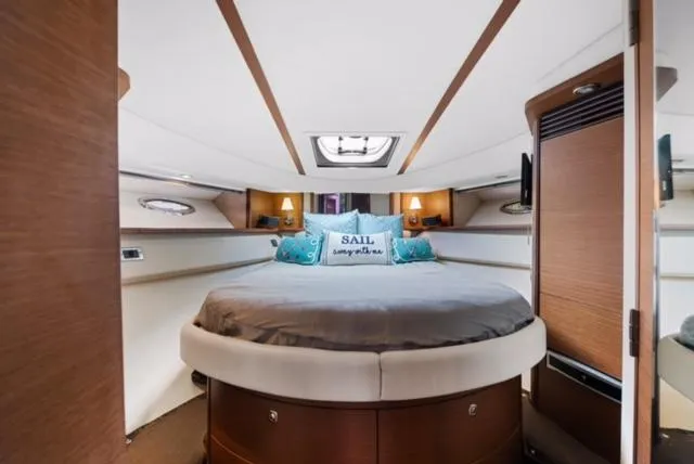 Exodus Yacht Photos Pics Sea Ray 52 Master Stateroom