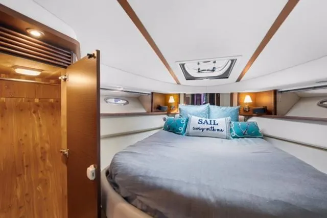 Exodus Yacht Photos Pics Sea Ray 52 - Master Stateroom