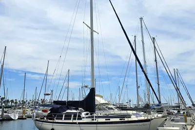 Islander Freeport 36