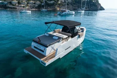 De Antonio Yachts D28 Open