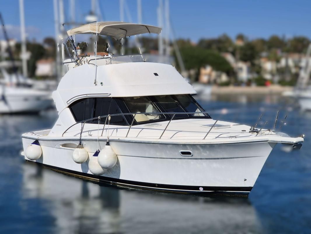 2002 Riviera 3350 Convertible