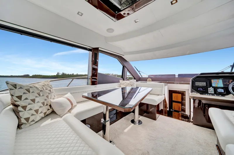 Infinity Yacht Photos Pics 