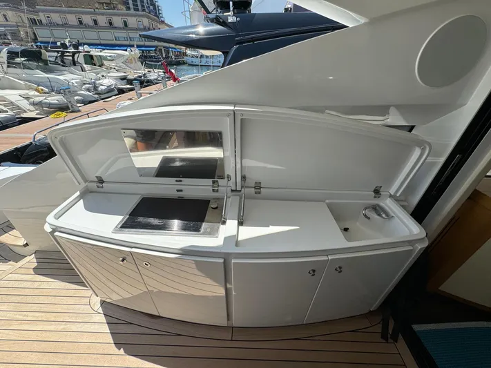  Yacht Photos Pics Pershing 64 grill on cockpit