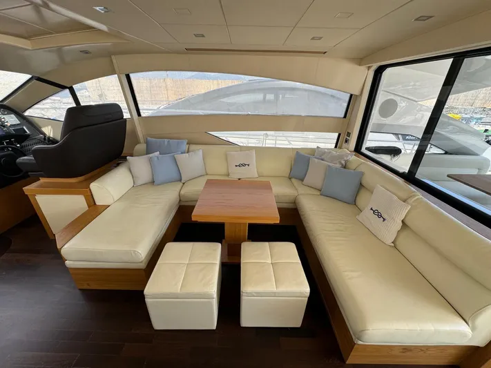  Yacht Photos Pics Pershing 64 sofa