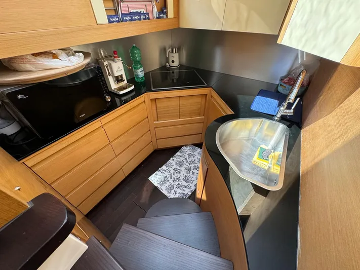  Yacht Photos Pics Pershing 64 galley