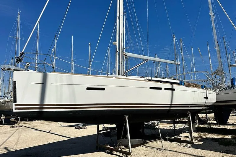  Yacht Photos Pics Jeanneau Sun Odyssey 409 2013