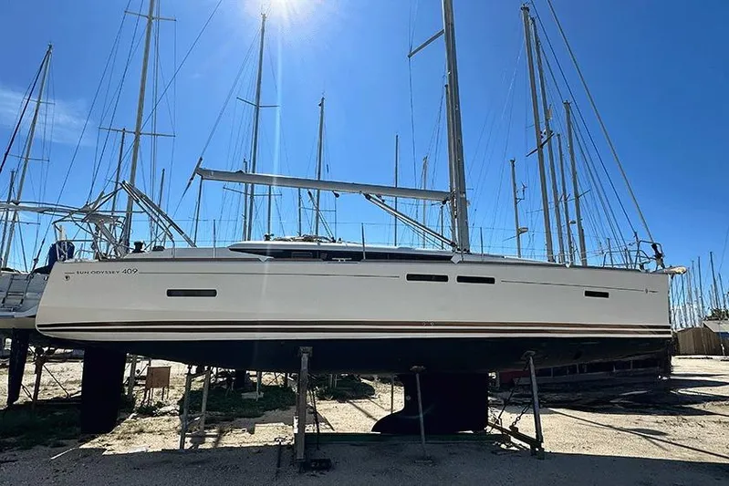  Yacht Photos Pics Jeanneau Sun Odyssey 409 2013